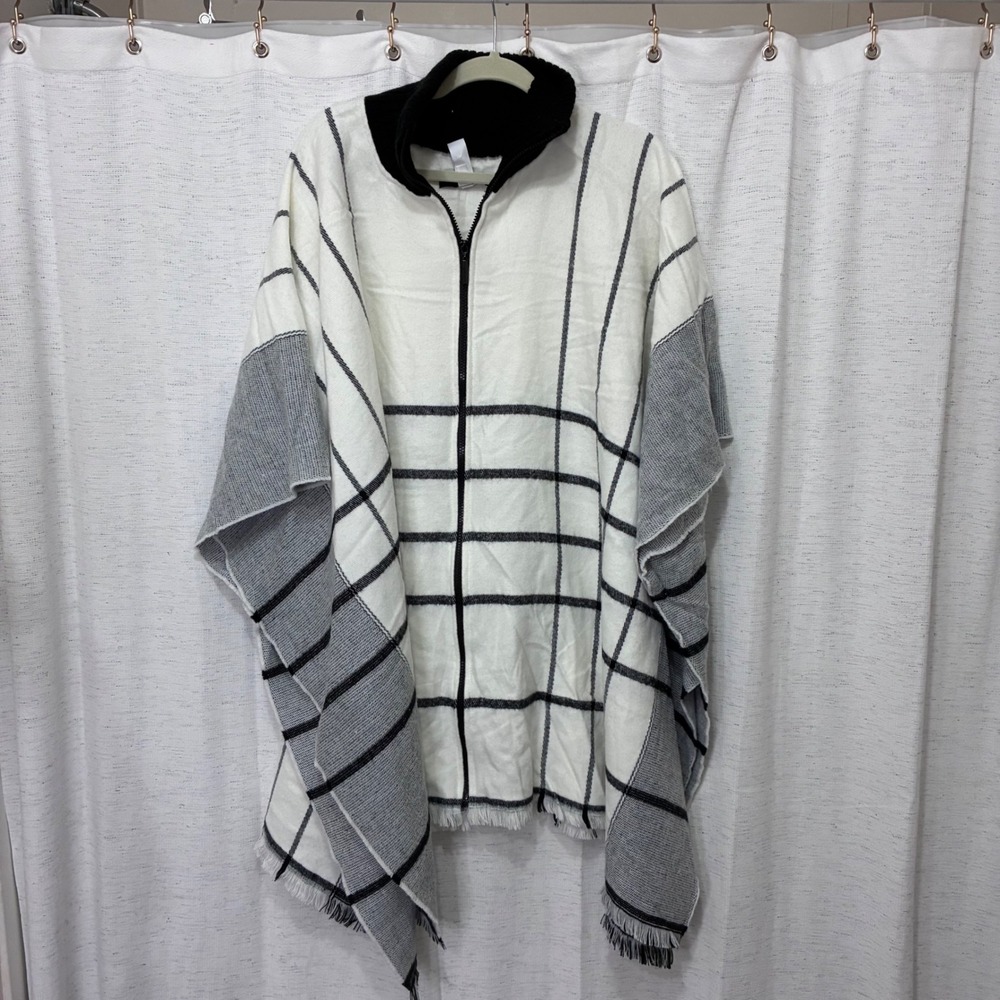 Marc New York Cape Poncho White Black Plaid One Size Fringe Turtleneck Ribbed